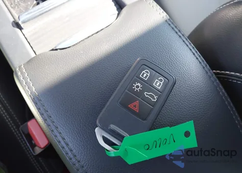 2017 Volvo Xc60 T6 Dynamic из США, поврежденный, VIN YV449MRR6H2013056